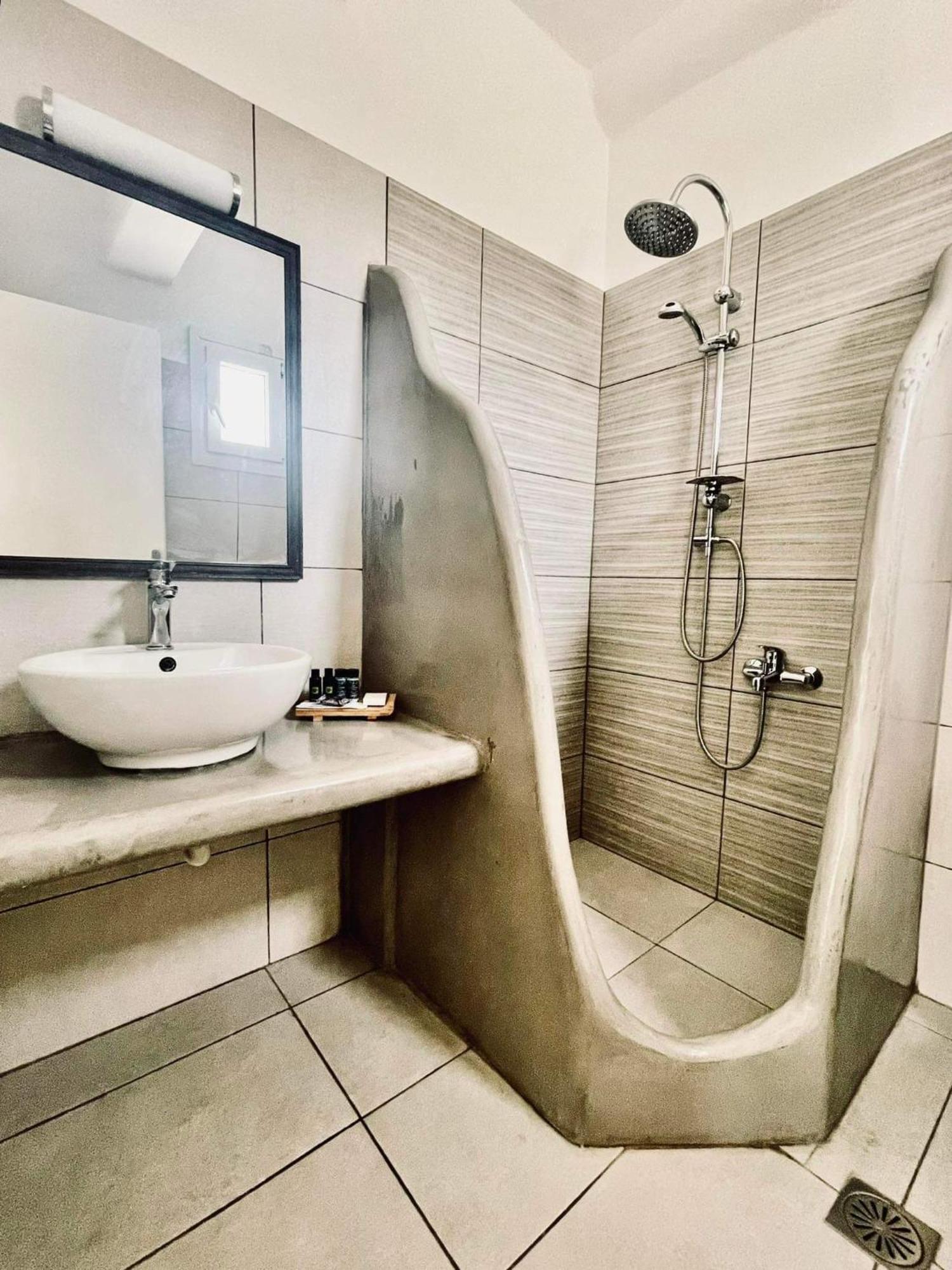Athina Rooms - Lounge Apartments Parikia  Room photo