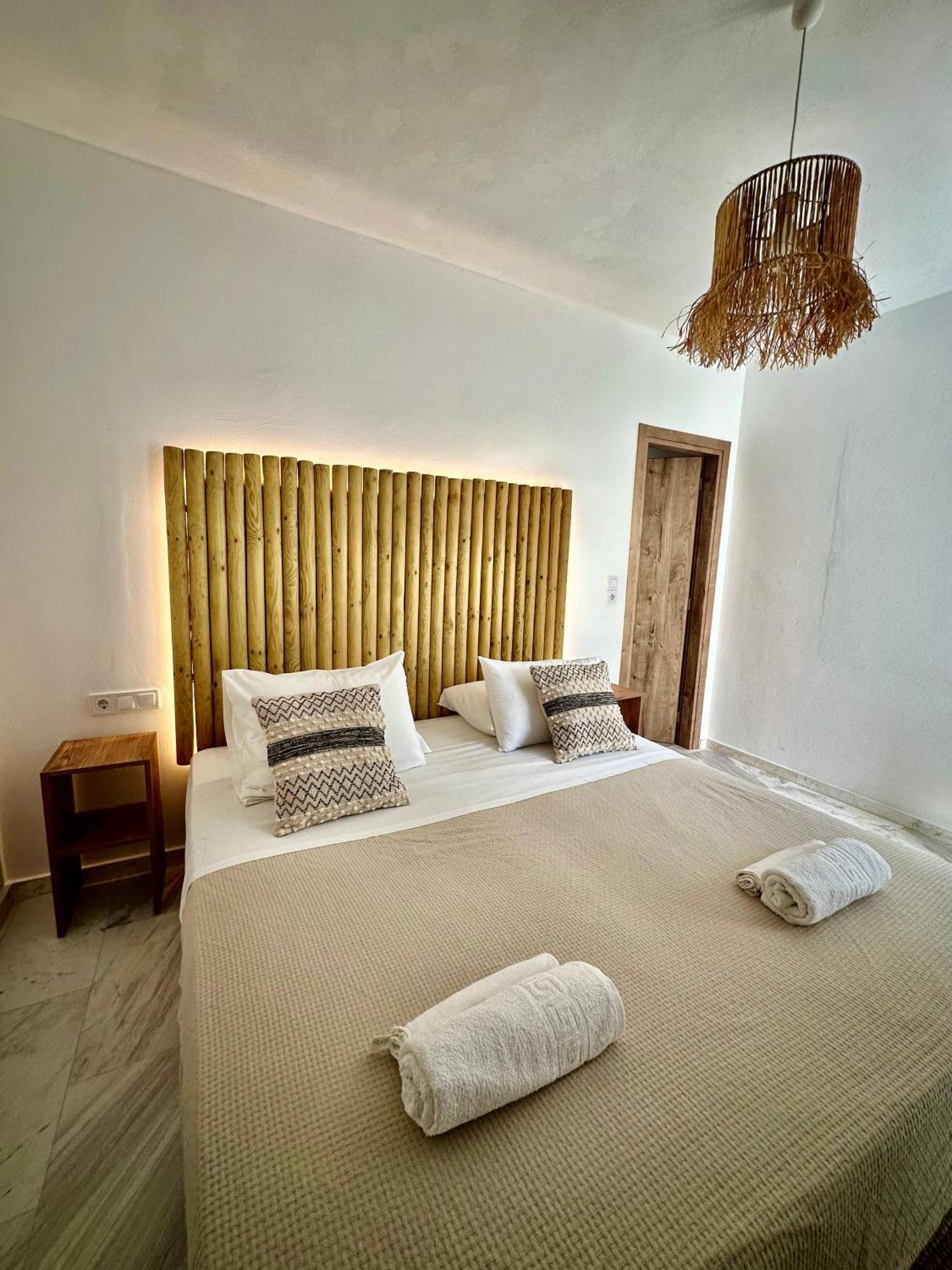Athina Rooms - Lounge Apartments Parikia  Exterior photo