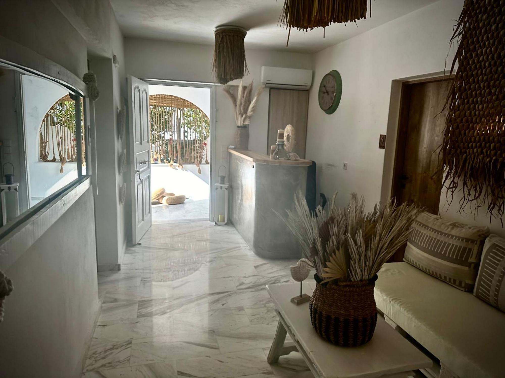 Athina Rooms - Lounge Apartments Parikia  Exterior photo